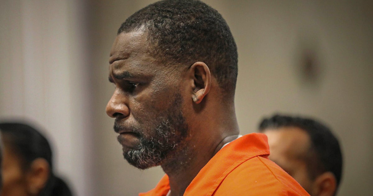 NextImg:Disgraced Singer R. Kelly Gives Interview From Behind Bars