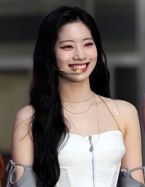 TWICEのダヒョンさん、花嫁姿の映画オフショットを公開。「涙が出て