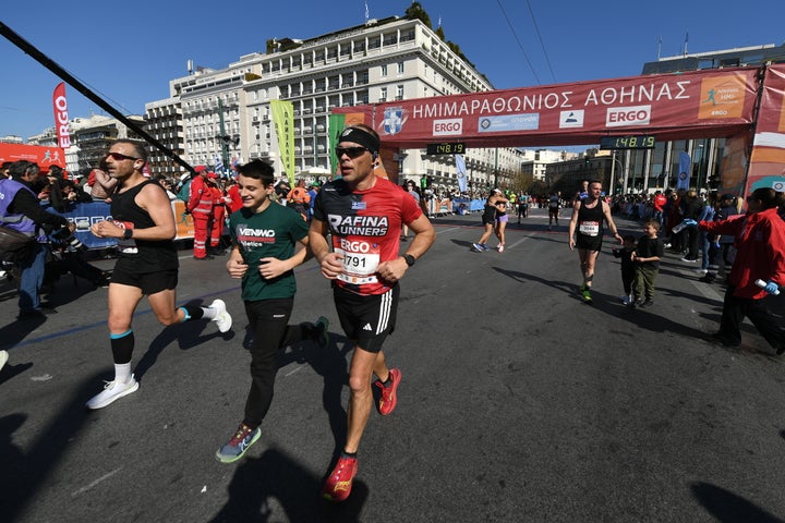 Στιγμιότυπο από τον σημερινό 13ο Ημιμαραθώνιο