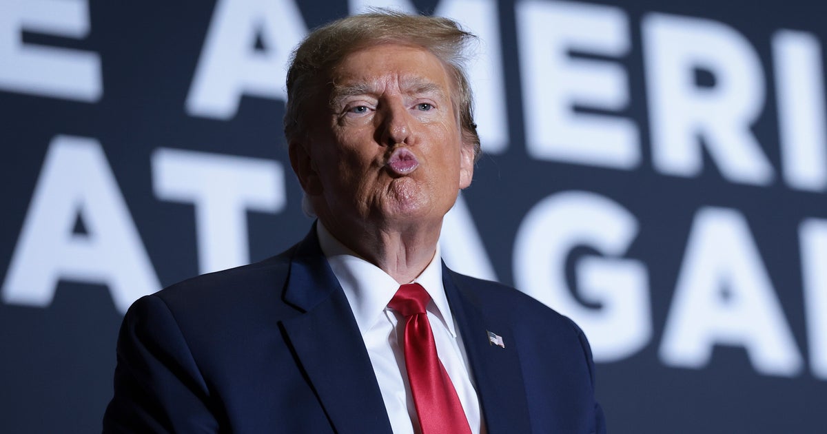 NextImg:Donald Trump Tries To Sweet-Talk Territory Takeover Bid