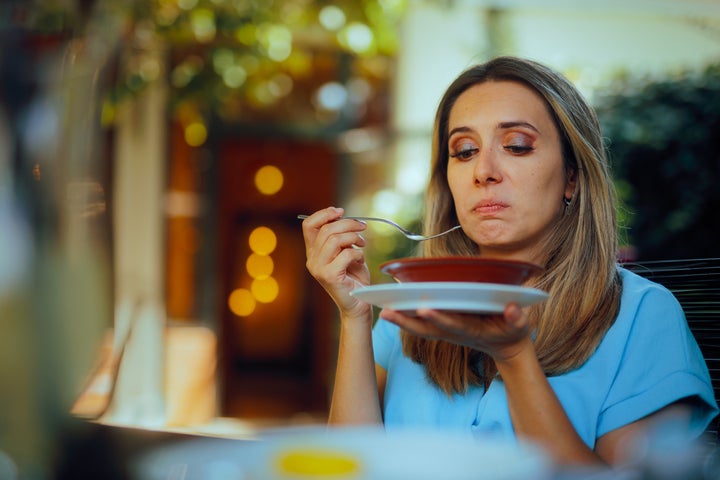 To ότι φτιάξαμε το γεύμα μας μόνοι μας, δεν σημαίνει αυτόματα ότι τρώμε υγιεινά. Τώρα θα καταλάβουμε γιατί. 