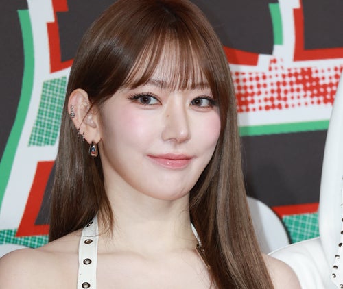 LE SSERAFIM宮脇咲良さんの手編みマフラーがセンス抜群すぎる。革 