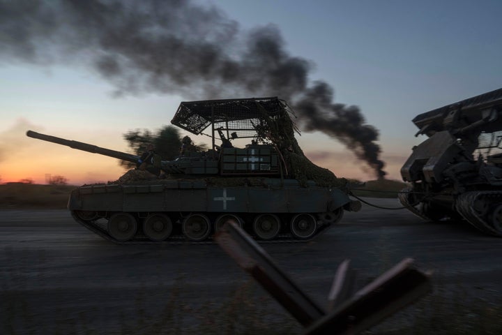 Ουκρανικό άρμα μάχης (AP Photo/Evgeniy Maloletka)