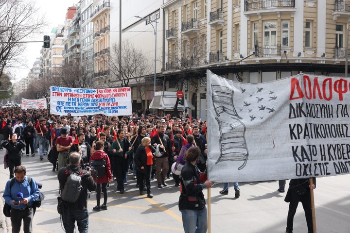 Πορεία φοιτητών στη Θεσσαλονίκη για τα Τέμπη