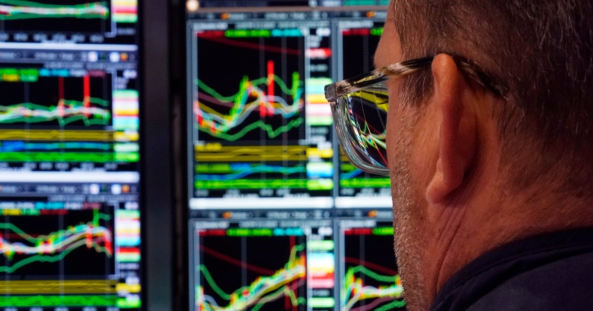 NextImg:Wall Street Tumbles 10% Below Its Record After Trump Escalates His Trade War