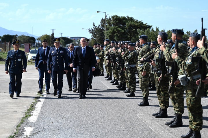 Ο υπουργός Εθνικής Άμυνας Νίκος Δένδιας σε επίσκεψη στην 11η Μοίρα Κατευθυνόμενων Βλημάτων (11 ΜΚΒ) στο Ηράκλειο Κρήτης