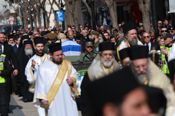 Σε κλίμα συγκίνησης η κηδεία του τέως Μητροπολίτη Θεσσαλονίκης Άνθιμος.