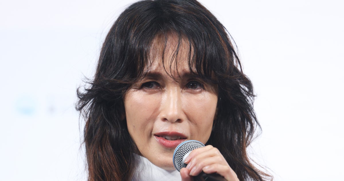 工藤静香さん「お尻の部分が破れてしまい...」。4回目の「お直し」で蘇ったレザーパンツをお披露目