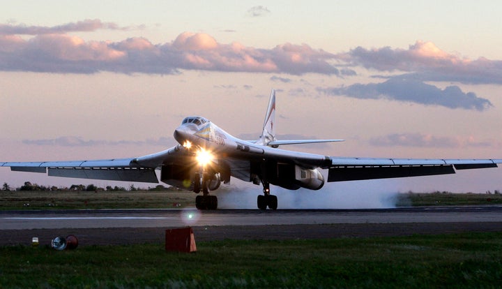 Βομβαρδιστικό TU-160 στην αεροπορική βάση Ένγκελς- φωτογραφία αρχείου (AP Photo/Misha Japaridze, File)