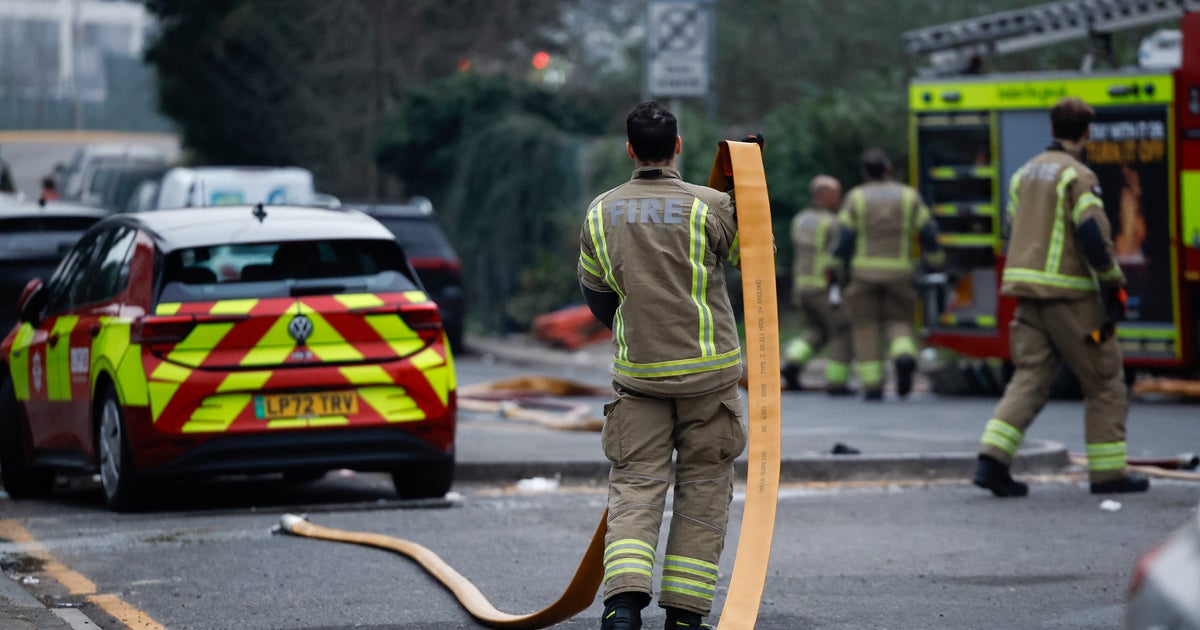 Ed Miliband: 'Catastrophic' Heathrow Fire Is 'Unprecedented' | HuffPost ...