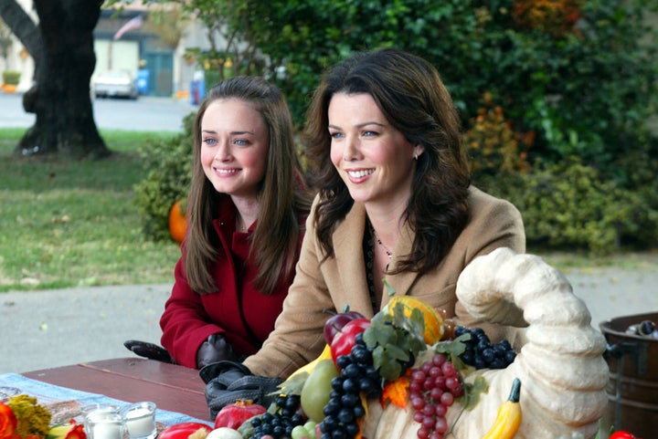 Alexis Bledel as Rory and Lauren Graham as Lorelai in Gilmore Girls