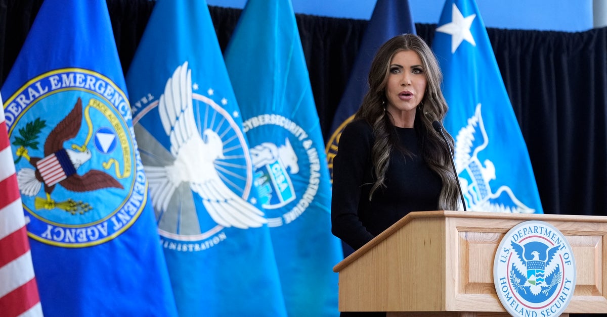 NextImg:Homeland Security Revokes Temporary Status For 532,000 Cubans, Haitians, Nicaraguans And Venezuelans