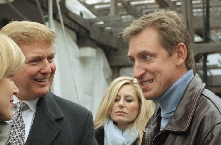 Wayne Gretzky and Donald Trump, pictured in 1999.