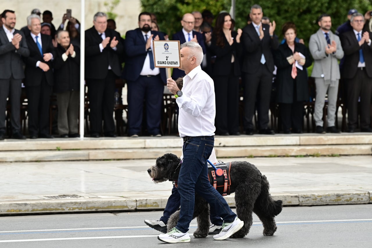 Παρέλαση μαθητών, σπουδαστών, προσκόπων και οδηγών μπροστά από το Μνημείο του Άγνωστου Στρατιώτη στην Αθήνα για την εθνική επέτειο της 25ης Μαρτίου στην Αθήνα, Δευτέρα 24 Μαρτίου 2025. (ΜΙΧΑΛΗΣ ΚΑΡΑΓΙΑΝΝΗΣ/EUROKINISSI)