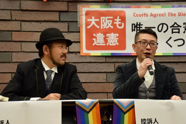 （左から）記者会見で話す田中昭全さんと川田有希さん（2025年3月25日）