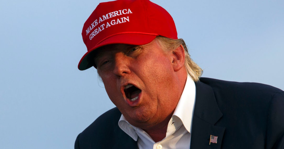 「反トランプ帽」がグリーンランドで大人気。真っ赤な帽子に書かれたメッセージは…「どこで買えるの？」
