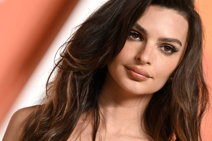 Emily Ratajkowski attends the 2025 Vanity Fair Oscar party on March 2, days before her hair cut.