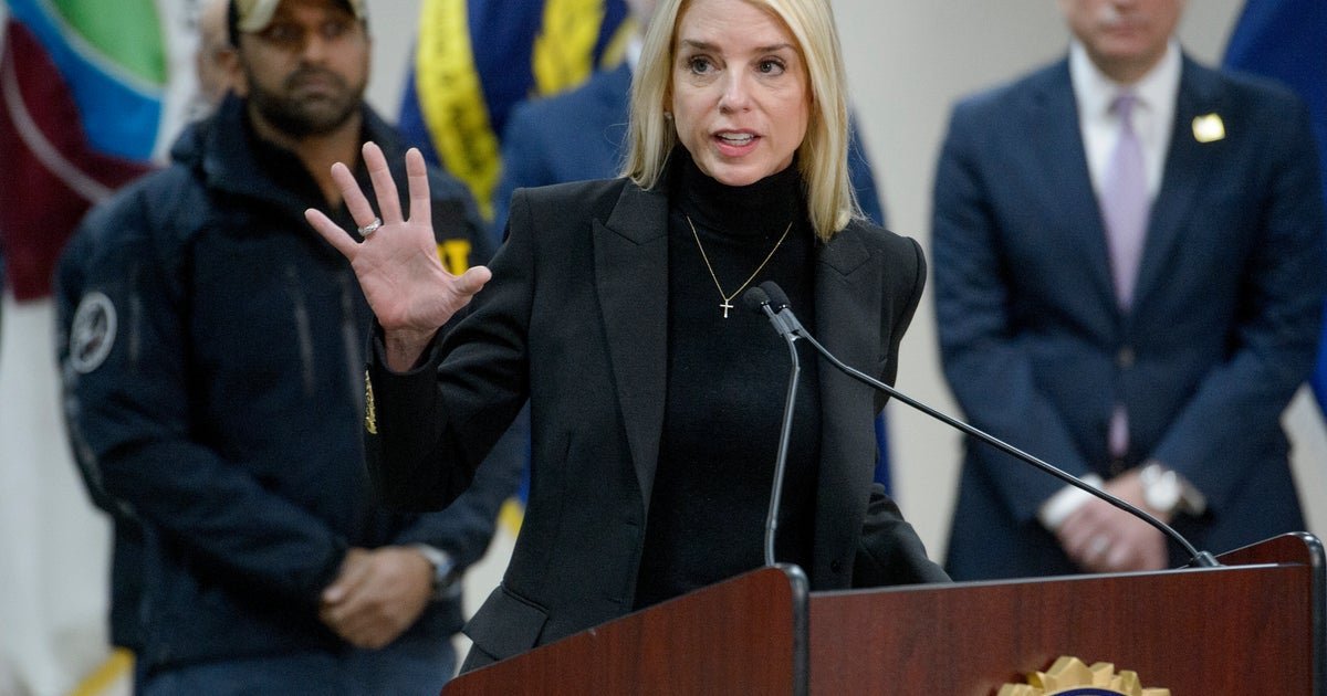 NextImg:Pam Bondi Dodges Questions On Signal Leak