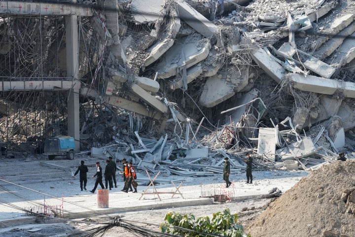 Quake Walk Deadly Earthquake Hits Myanmar And Thailand | HuffPost Latest News