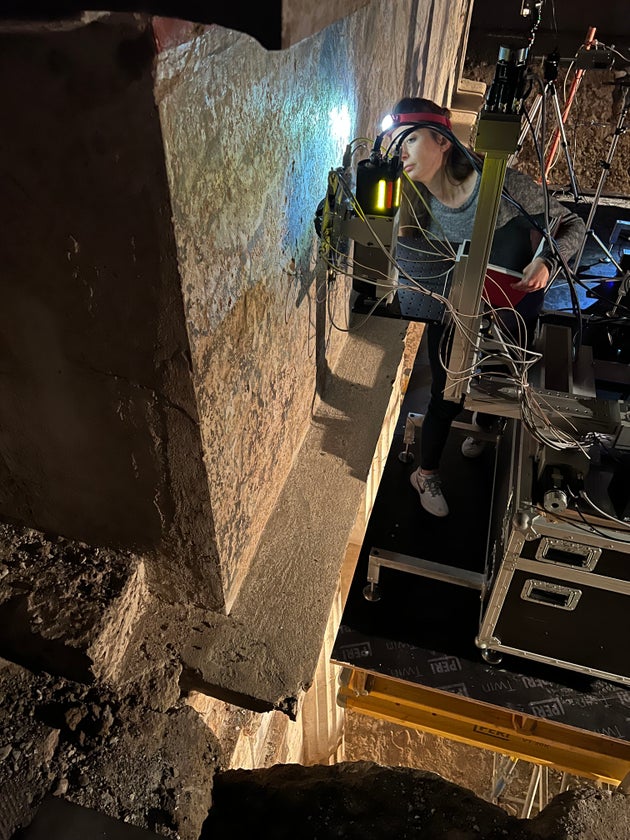 Αρχαιολογικός χώρος των Αιγών. Πρόσοψη Τάφου Φιλίππου Β’. Στοιχειακή σάρωση της επιφάνειας της τοιχογραφίας με φθορισμό ακτίνων Χ (MAXRF) από την ομάδα του εργαστηρίου XRAYlab, ISPC/CNR της Catania, Μάρτιος 2023