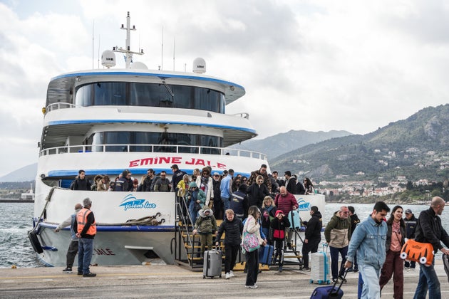 Αποβίβαση Τούρκων τουριστών στο νησί της Λέσβου