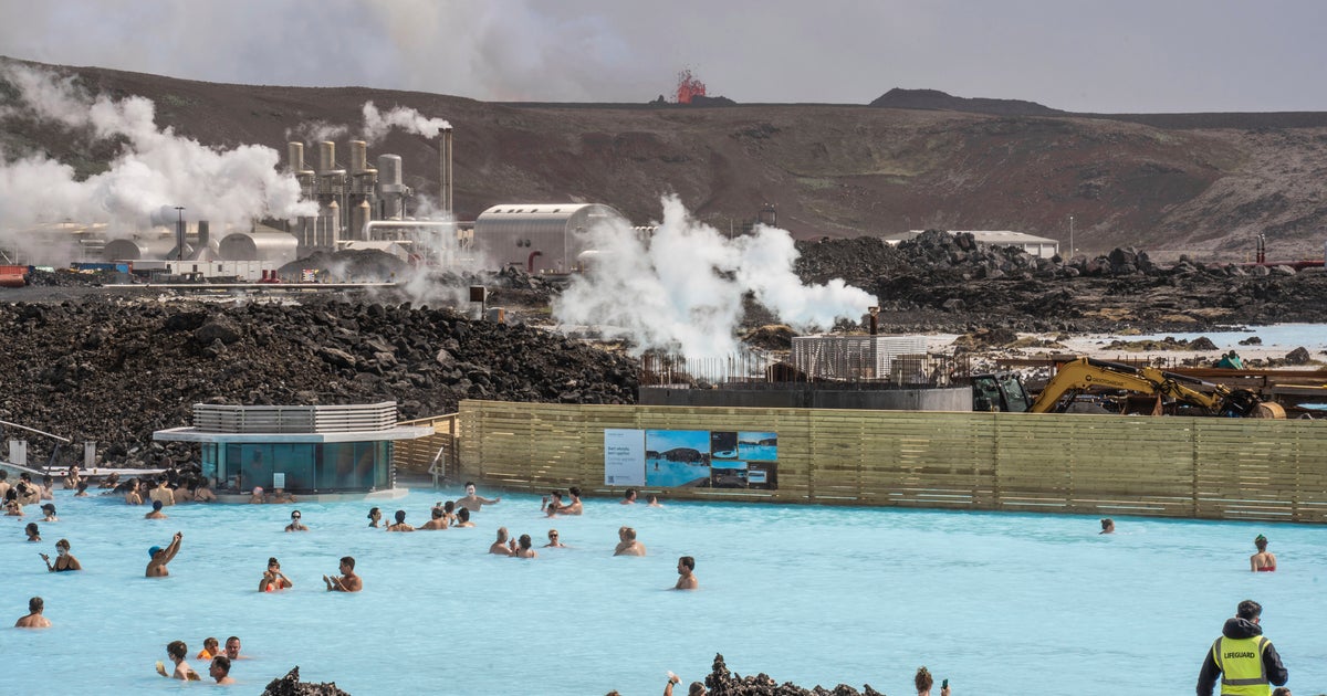 Iceland's Blue Lagoon Spa And Nearby Town Evacuated Over Volcanic Eruption Fears