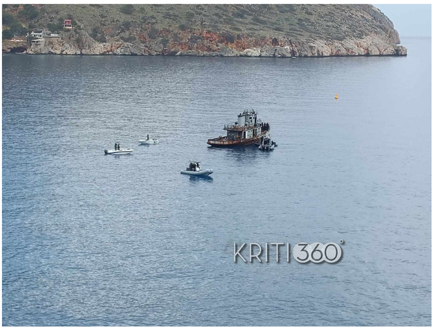 Βατραχάνθρωποι βύθισαν πλοίο με έκρηξη στο καταδυτικό πάρκο Αποκορώνου.