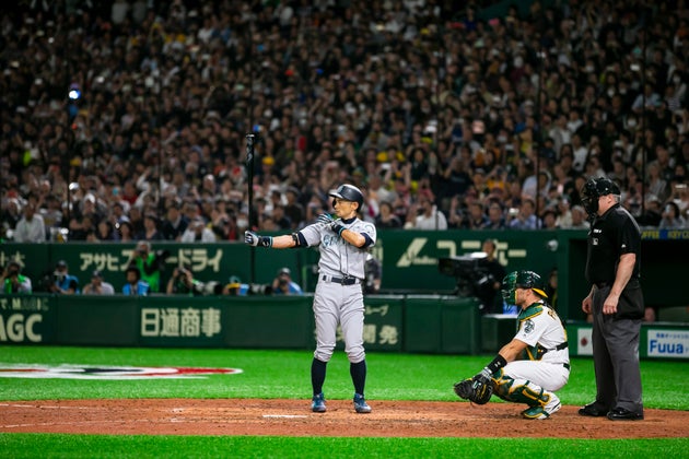 東京ドームで行われたオークランド・アスレチックス戦で、キャリア最後の打席に立ったイチローさん（2019年3月21日）