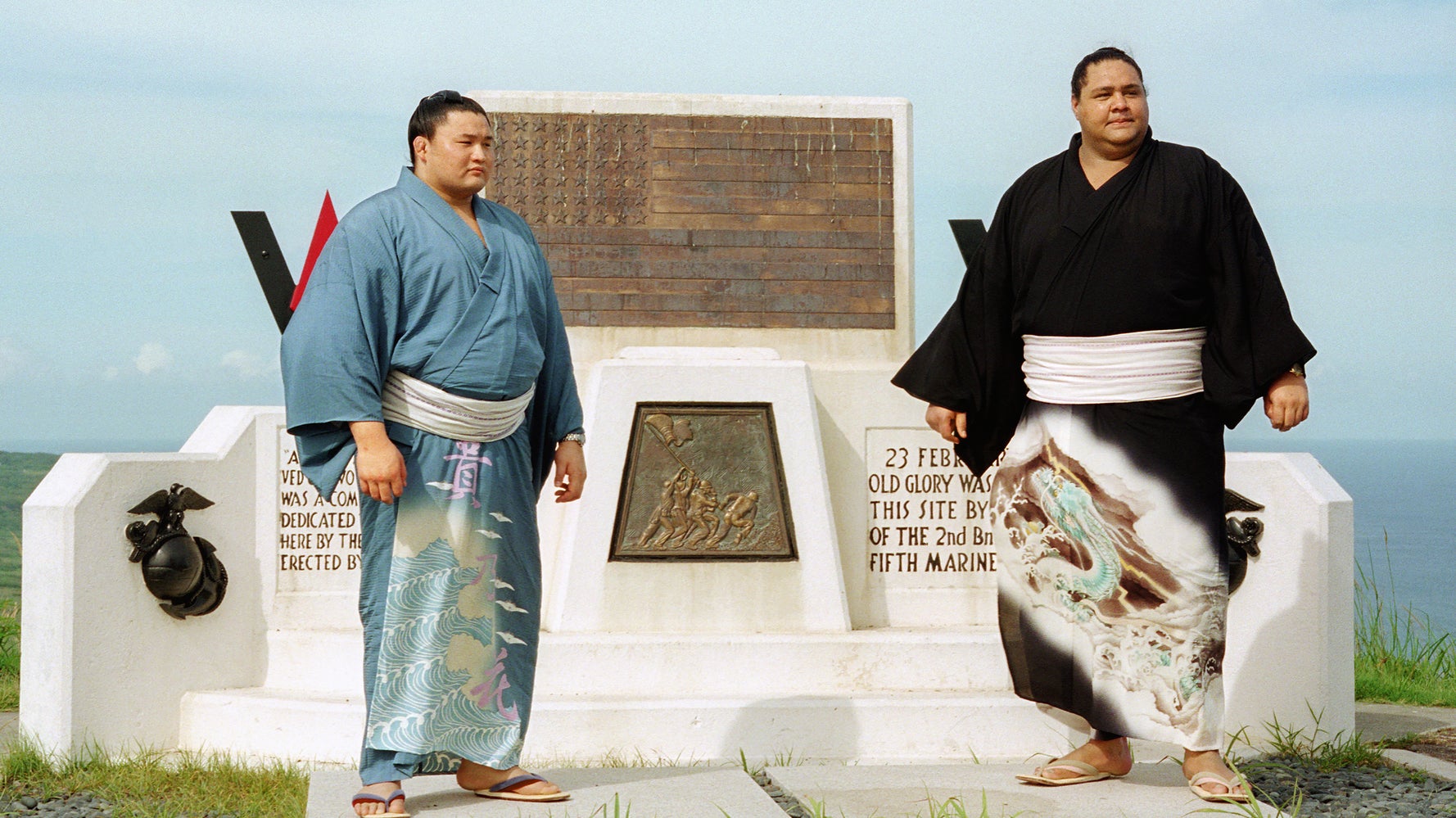 画像】硫黄島では横綱・貴乃花関と曙関が「土俵入り」を奉納したことも 