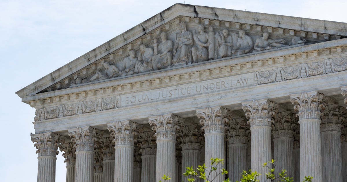 NextImg:Supreme Court Lifts Order Blocking Deportations Under 18th Century Wartime Law