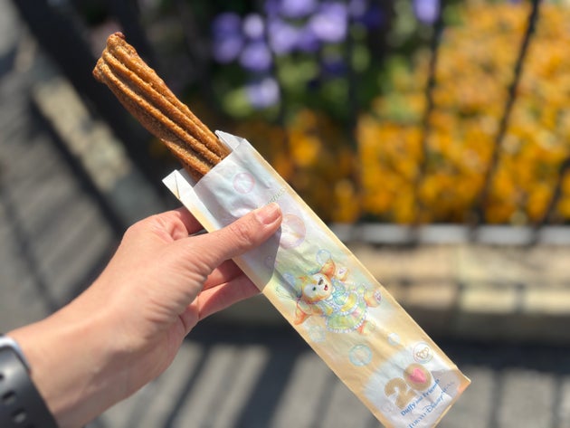 クレームブリュレ風チュロス。クッキー・アンのデザインのものがもらえました