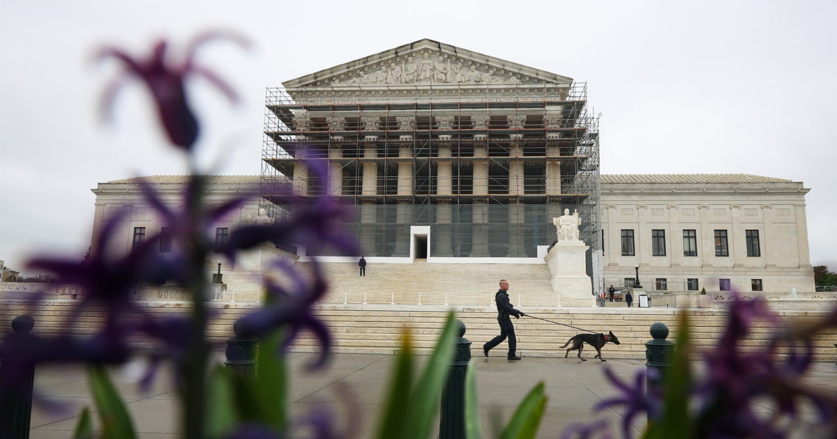 NextImg:Supreme Court Blocks Order Requiring Trump Administration To Reinstate Thousands Of Federal Workers