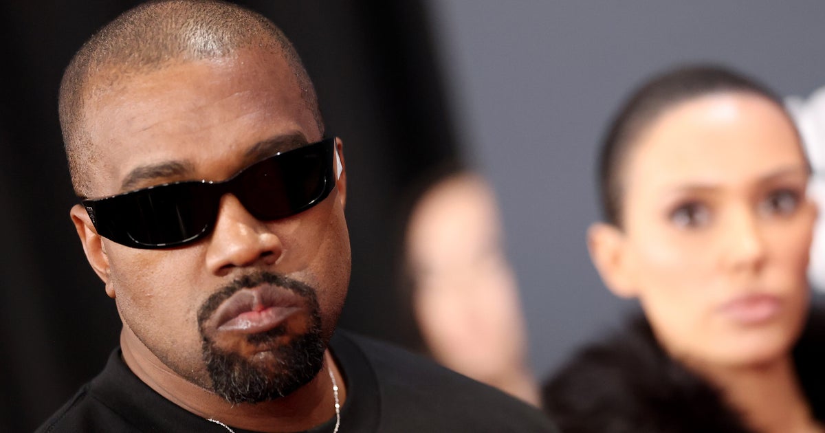 NextImg:Kanye West Blames 3 Specific Scandals For Never Playing The Super Bowl