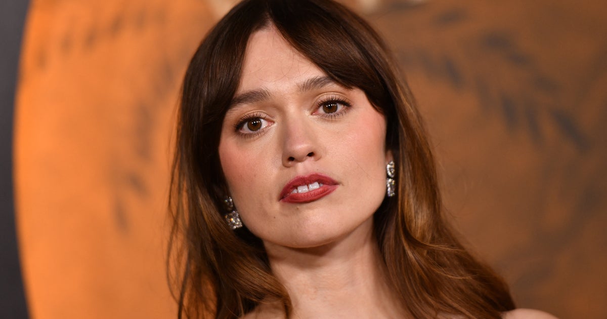 NextImg:'White Lotus' Star Says She Felt 'Ugly' After Hearing This 1 Compliment