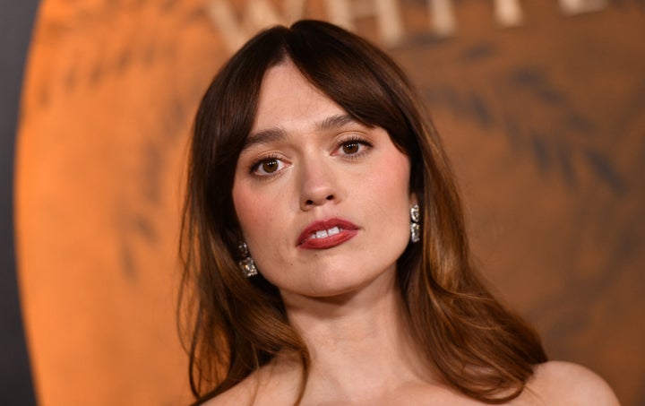 Aimee Lou Wood revealed that a supportive remark from a "White Lotus" producer left her feeling "ugly."