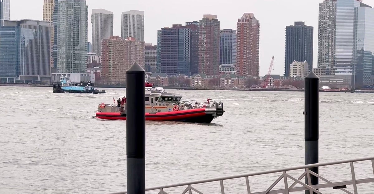 Six People Dead In Helicopter Crash In The Hudson River Off Manhattan
