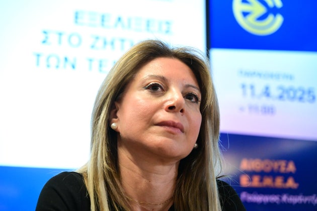 Η Μαρία Καρυστιανού στην συνέντευξη Τύπου που παρέθεσε στην ΕΣΗΕΑ.