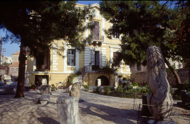 Το κεντρικό κτήριο του παλαιού Αρχαιολογικού Μουσείου Μυτιλήνης