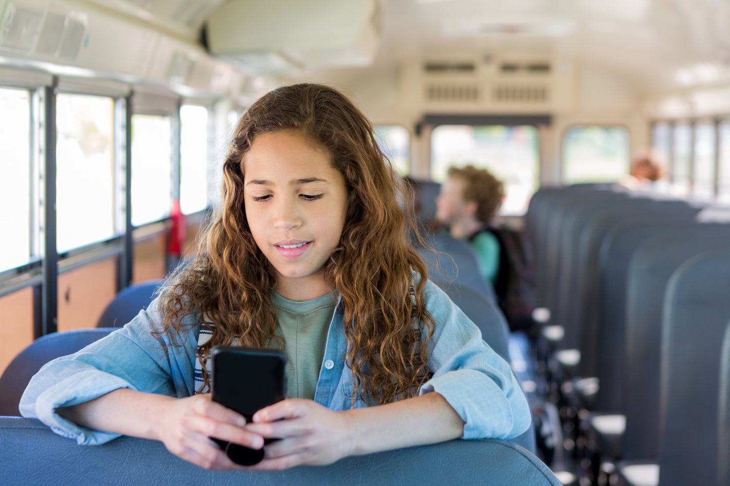 New Study Finds Phones Have Positive Benefits For Middle Schoolers ...