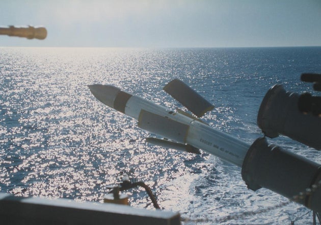 Εκτόξευση Exocet από πυραυλάκατο κλάσης «Ρουσσέν»