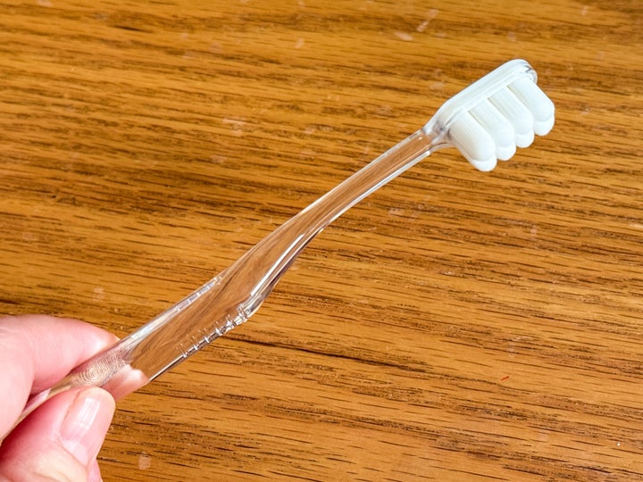 「モフらし」で歯を磨くとツルツルに!