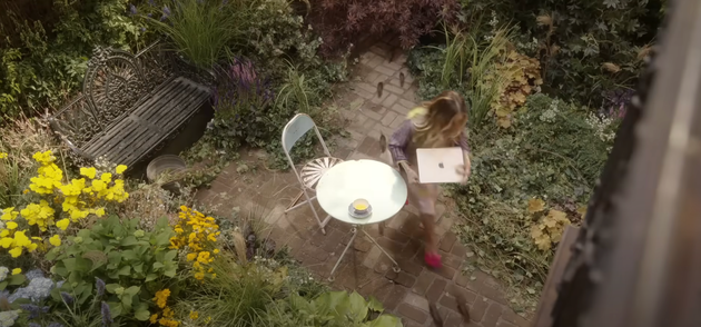 Sarah Jessica Parker scampers from an infestation of rats in And Just Like That season three