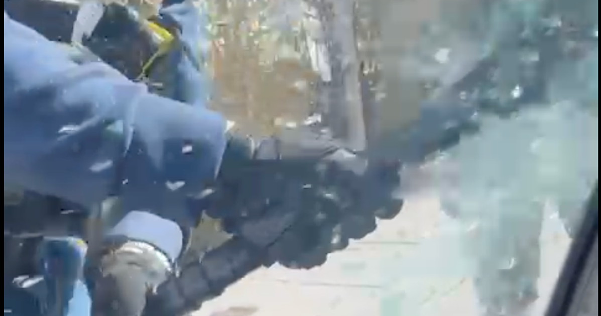 ICE Agents Smash Guatemalan Immigrant's Car Window As He Calmly Waits For Lawyer