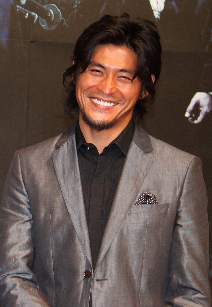 坂口憲二、「池袋ウエストゲートパーク」共演俳優とのエモすぎる2ショット公開➡︎「最高だろ、マジに」「青春」と歓喜の声