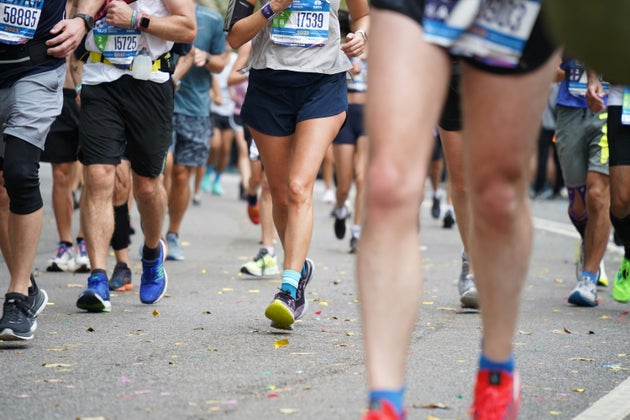 People running marathon