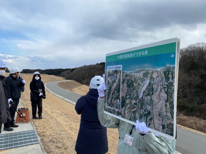 除染土が保管されている土壌貯蔵施設（2025年2月18日、中間貯蔵施設内で撮影）