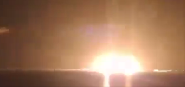 Αμερικανικά πλήγματα στο λιμάνι Ρας Ίσα.