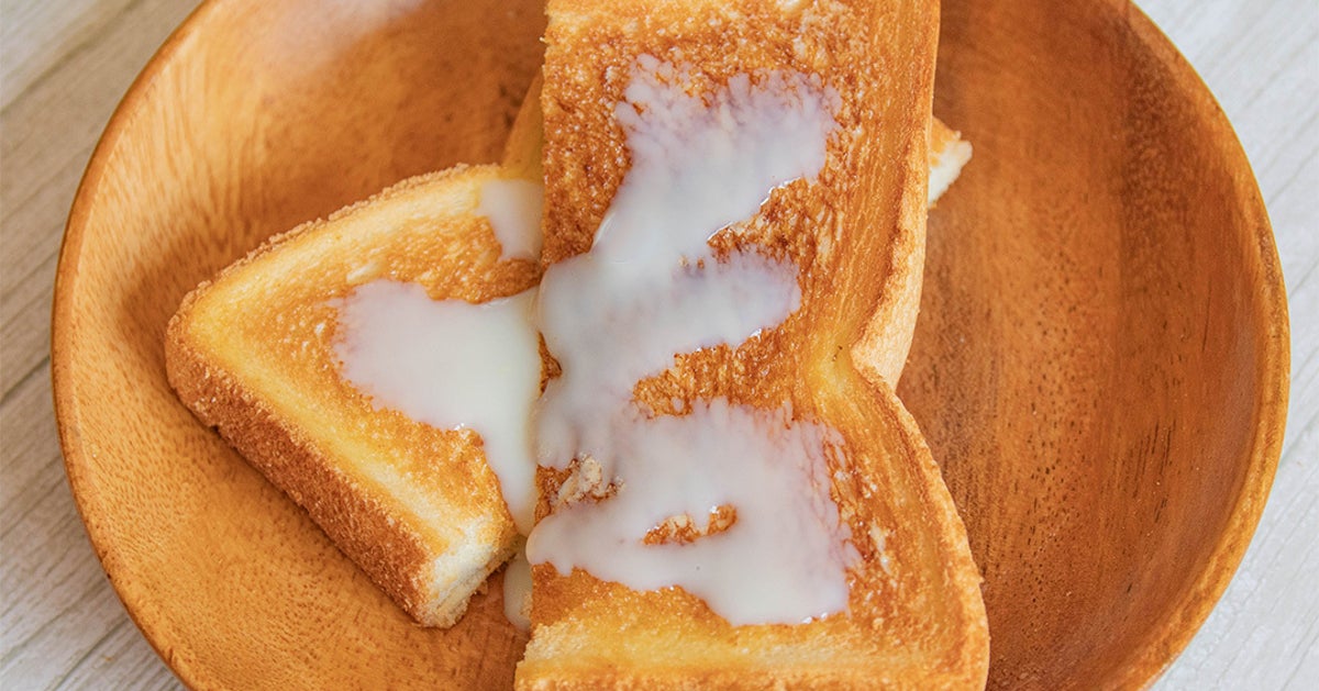 【トーストにダマされたと思ってかけてみて？】「一度食べたらもう止まらん」「気づいたら毎朝これ」な食パンアレンジレシピ