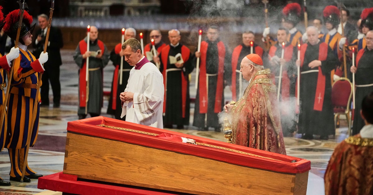 NextImg:St. Peter's Basilica Opens To The Public To Pay Their Final Respects To Pope Francis