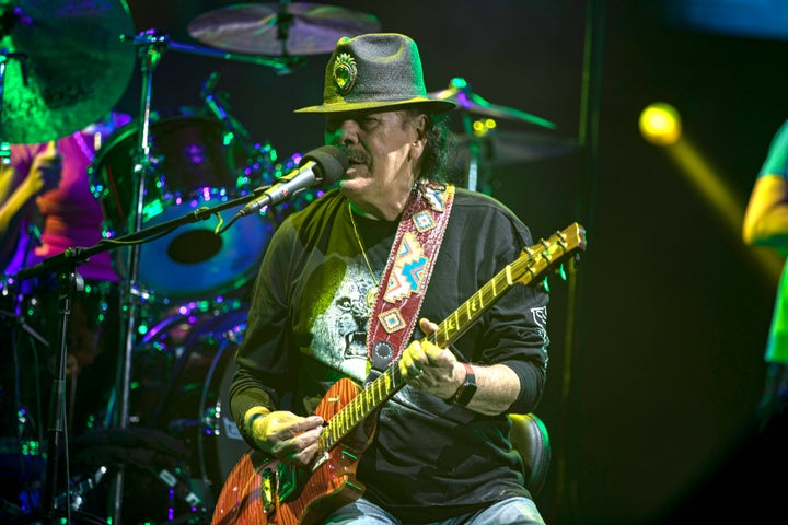 Rock legend Carlos Santana suffers from a medical emergency before the concert 1 Carlos Santana, in the photo at a concert of 2024, was taken to a hospital after his collapse reported.